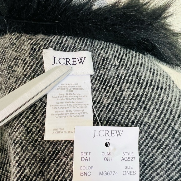 NWT J. Crew Black & White Gingham Plaid Fur Collar Fringe Poncho Cape Jacket - Picture 4 of 8